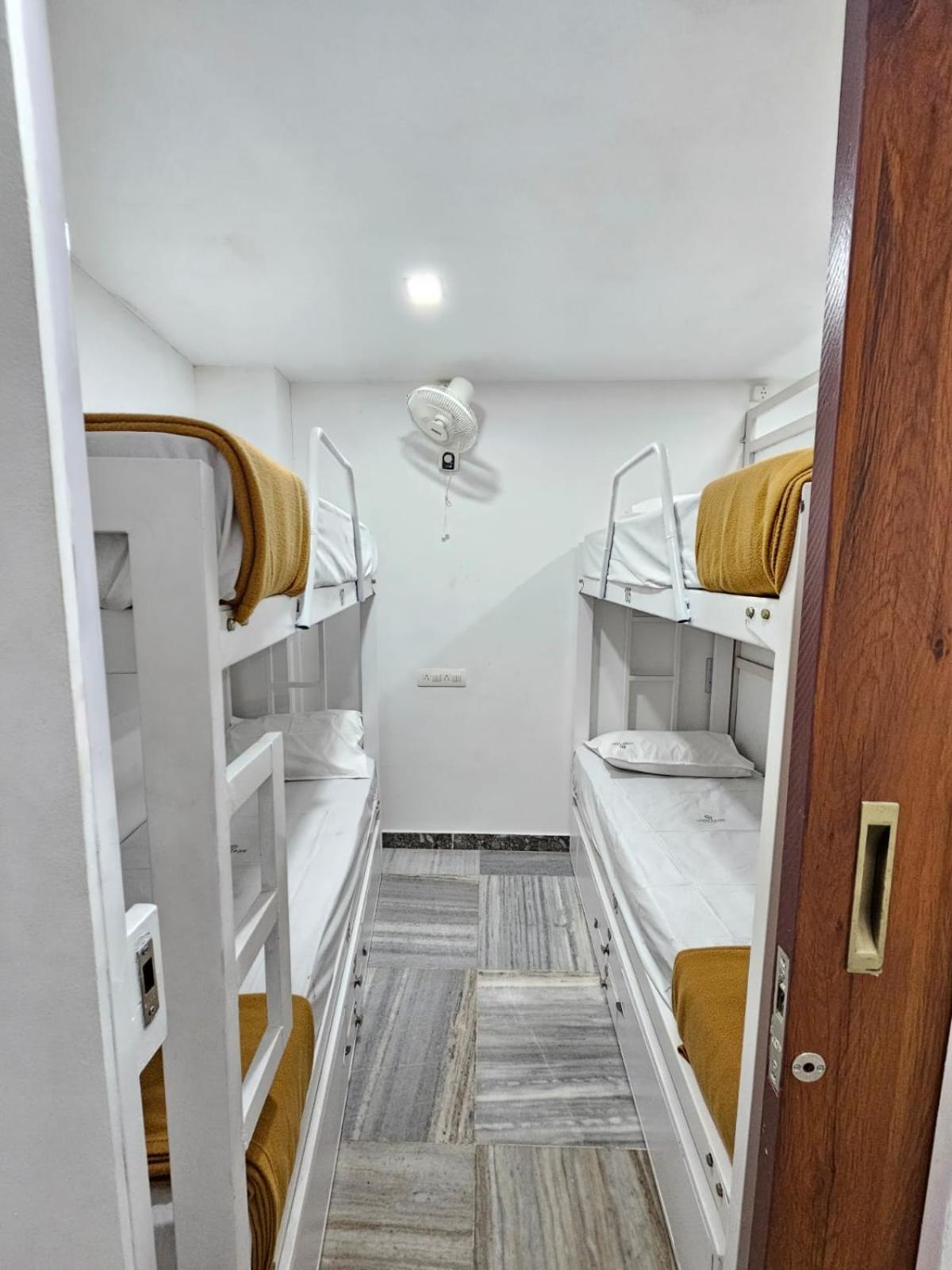 Lowfare Dormitory Kozhikode Ngoại thất bức ảnh