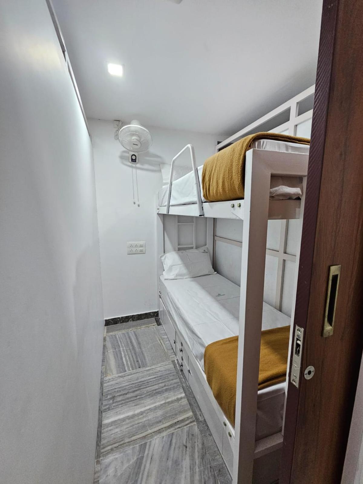 Lowfare Dormitory Kozhikode Ngoại thất bức ảnh